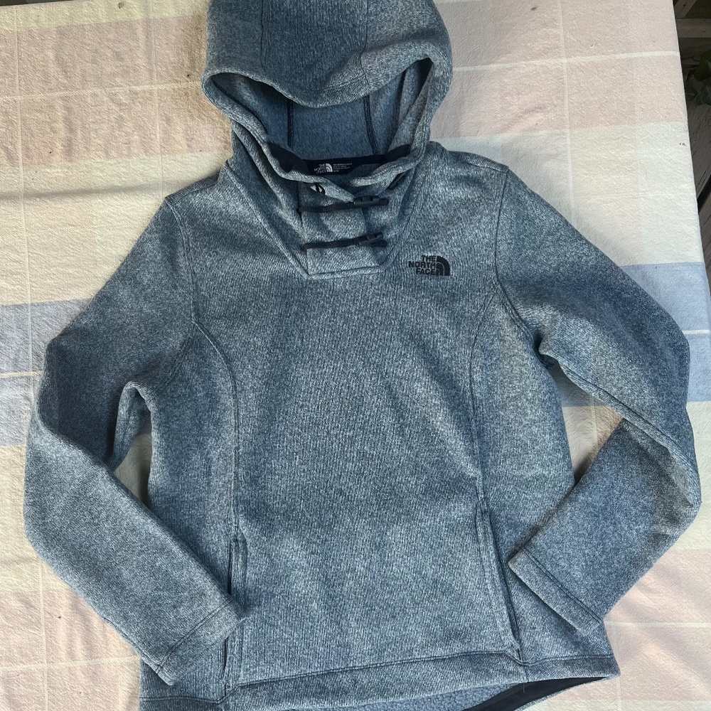 The North Face pullover hoodie women’s M, blue with toggles
